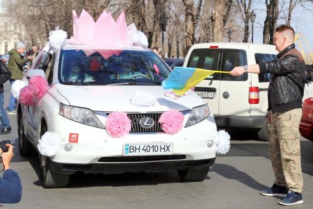 По улицам города на десятках авто: женское авторалли «Одесса-мама» (фоторепортаж)