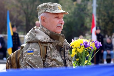 206 лет со дня рождения Кобзаря: одесситы возложили цветы к памятнику Шевченко (фоторепортаж)