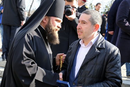 206 лет со дня рождения Кобзаря: одесситы возложили цветы к памятнику Шевченко (фоторепортаж)