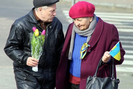 206 лет со дня рождения Кобзаря: одесситы возложили цветы к памятнику Шевченко (фоторепортаж)