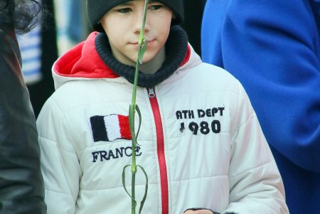 206 лет со дня рождения Кобзаря: одесситы возложили цветы к памятнику Шевченко (фоторепортаж)