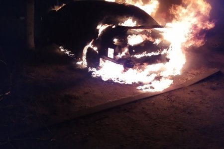 Ночью в Белгороде-Днестровском сгорело авто прокурора: полиция подозревает поджог (фото)