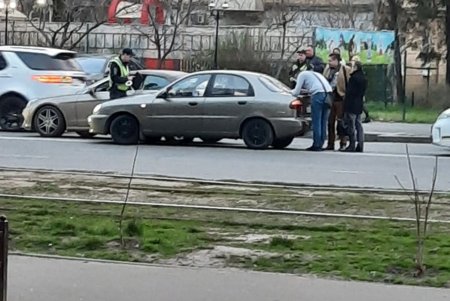 Из-за ДТП на 7-й станции Большого Фонтана образовалась пробка 