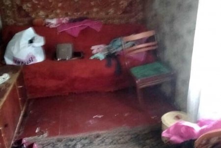 Голодали несколько дней: соцслужбы забрали у родителей-алкоголиков двух девочек (фото)