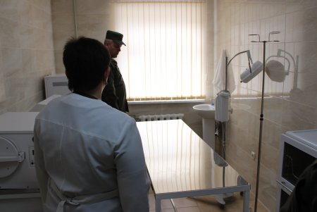 Изолятор, перевязочная: в воинской части Одессы открыли обновленный медпункт (фото)
