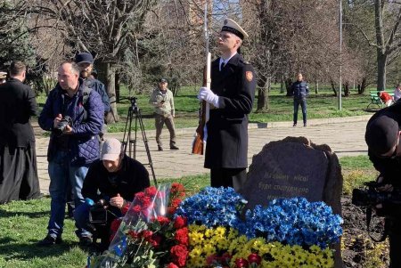 Горожане отмечают День добровольца (фото)