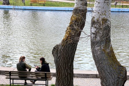 Весна в городе: одесситы вышли на прогулку (фоторепортаж)