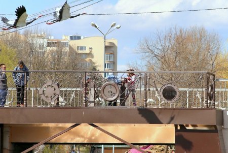 Весна в городе: одесситы вышли на прогулку (фоторепортаж)