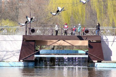 Весна в городе: одесситы вышли на прогулку (фоторепортаж)