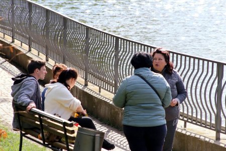Весна в городе: одесситы вышли на прогулку (фоторепортаж)