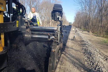 Ремонт дороги в Арцизском районе: движение транспорта организовано в реверсном режиме (фото)