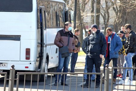 Одесские вокзалы закрылись на время карантина (фоторепортаж)