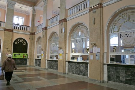 Одесские вокзалы закрылись на время карантина (фоторепортаж)