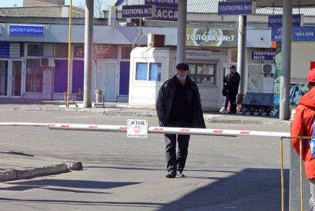 Одесские вокзалы закрылись на время карантина (фоторепортаж)