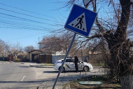 Патрульные проверяют состояние улично-дорожной сети города после зимы (фото)