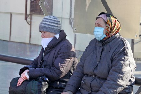В трамваях и троллейбусах Одессы – лимит на количество пассажиров (фоторепортаж)