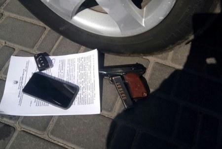 Задержан полицейский, который требовал ежемесячные взятки у предпринимателя (фото)