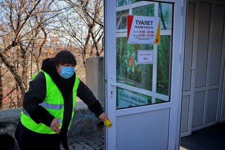 Коммунальные службы и предприятия Одессы проводят системную дезинфекцию (фото)