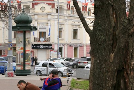 После введения в Одессе карантина шумные улицы города заметно опустели (фоторепортаж) 