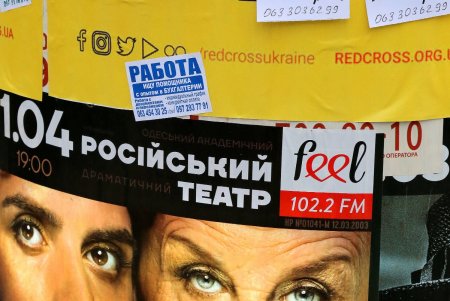 После введения в Одессе карантина шумные улицы города заметно опустели (фоторепортаж) 