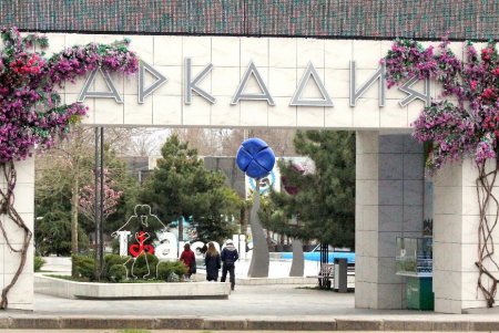 Карантин: шумная Аркадия заметно опустела (фоторепортаж)