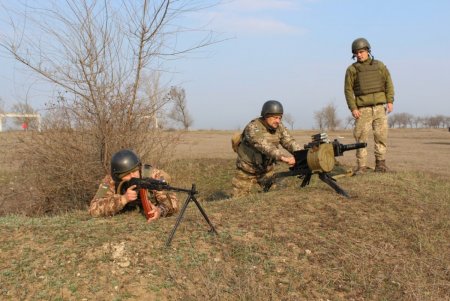 В Одесском регионе для морских пехотинцев провели ротные тактические учения (фото)