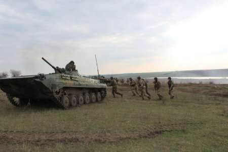 В Одесском регионе для морских пехотинцев провели ротные тактические учения (фото)