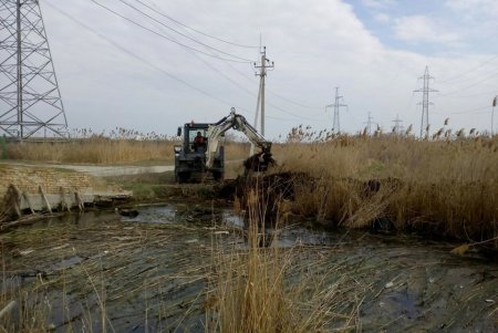 Не только дезинфекция: дорожники выполняют плановые работы по ремонту и уборке (фото)