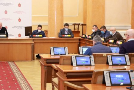 На заседании комиссии по ЧС был рассмотрен вопрос разворачивания госпитальных баз в городе (видеокомментарий)