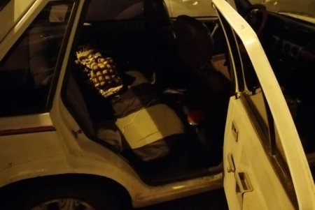 На Канатной вор разбил стекло и проник в чужое авто: полиции сказал, что ради интереса (фото)