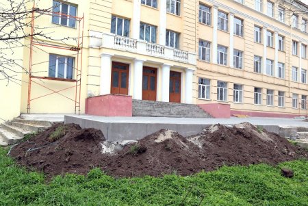 Капитальный ремонт школы №122 (фоторепортаж)