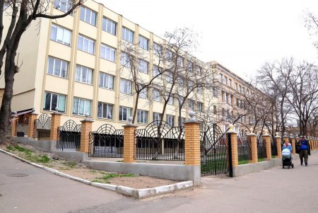 Капитальный ремонт школы №122 (фоторепортаж)