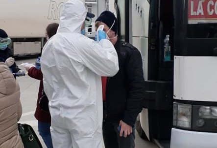 Спецрейсом из Молдовы в Одессу доставили граждан Украины (фото)