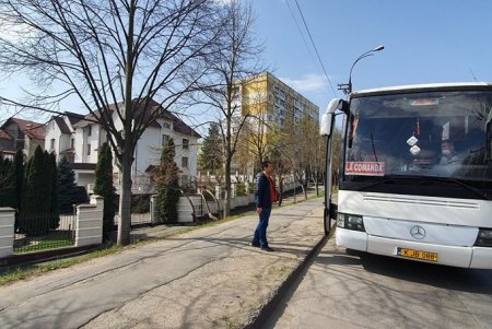 Спецрейсом из Молдовы в Одессу доставили граждан Украины (фото)
