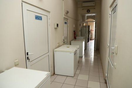 Мэр Одессы посетил областной лабораторный центр, где проходят исследования на коронавирусную инфекцию COVID-19 (фото)
