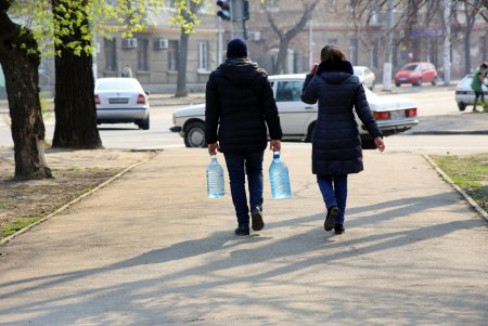 Бюветы в Одессе перешли на специальный режим работы (фоторепортаж)