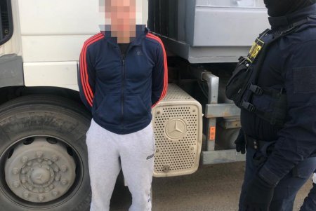 Пятеро жителей Одесской области обокрали фермерское хозяйство на четыре миллиона гривен: их задержали в ходе спецоперации (фото, видео)