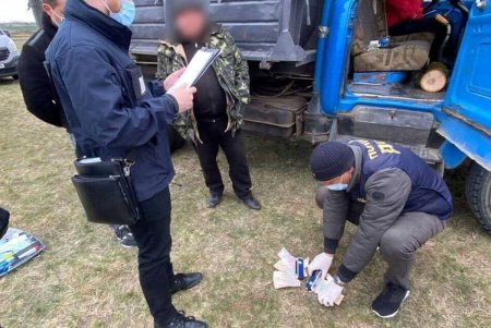 Одессита задержали во время получения взятки за неучтенный лес (фото)
