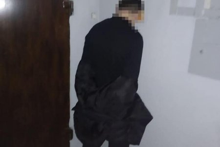 Бдительная одесситка помогла задержать преступников, вломившихся в квартиру соседей (фото)