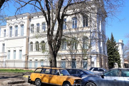 На улице Гимназической отремонтировали тротуар (фоторепортаж)