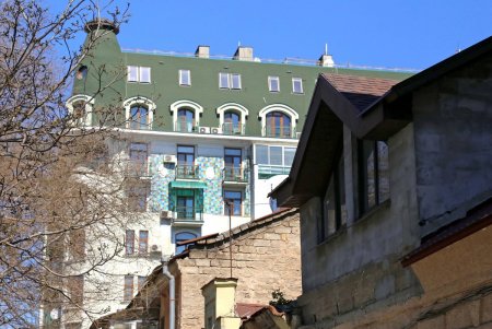 На улице Гимназической отремонтировали тротуар (фоторепортаж)