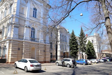 На улице Гимназической отремонтировали тротуар (фоторепортаж)