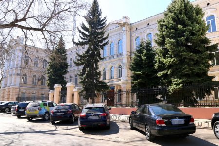 На улице Гимназической отремонтировали тротуар (фоторепортаж)