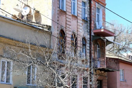 На улице Гимназической отремонтировали тротуар (фоторепортаж)