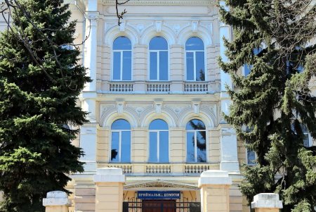 На улице Гимназической отремонтировали тротуар (фоторепортаж)