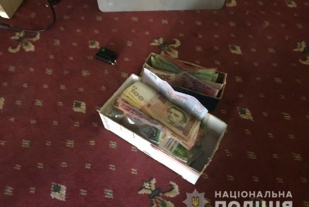В Южном ликвидировали онлайн-казино, которые работали тайно и клиентов принимали «по звонку» (фото, видео)