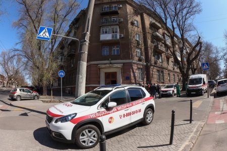 Врачи-добровольцы из городской неотложки будут выезжать к пациентам с подозрением на COVID-19