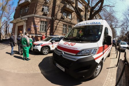 Врачи-добровольцы из городской неотложки будут выезжать к пациентам с подозрением на COVID-19