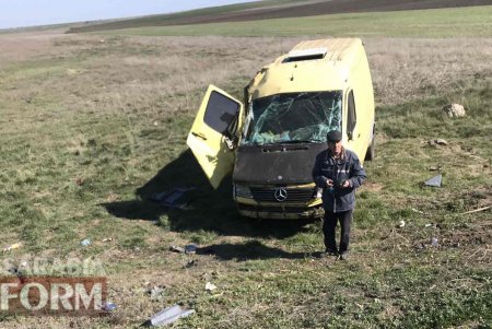 На трассе Одесса – Рени перевернулся Mercedes: чудом никто не пострадал (фото)