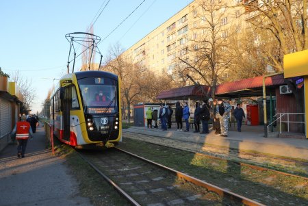Медики – вне очереди: мэр Одессы проверил работу трамваев и троллейбусов в условиях чрезвычайной ситуации (фото)